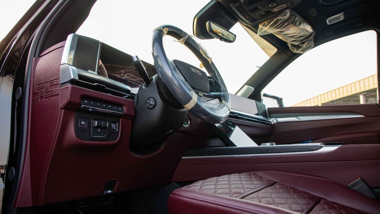 كاديلاك إسكالاد Sport 6.2L AWD | 2025 | For Export Only