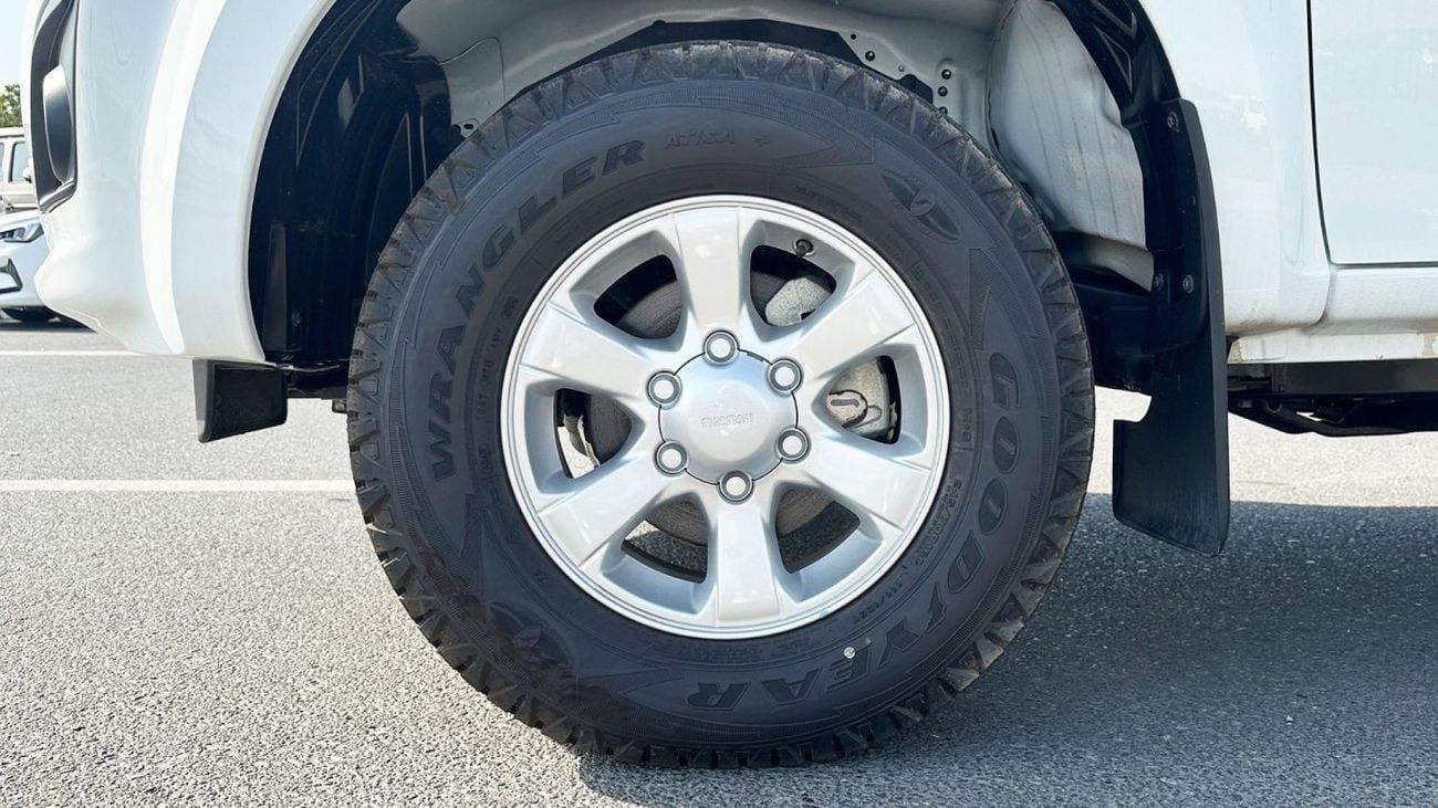 Isuzu D-MAX STD ISUZU/D-MAX/ISDM3 2.5L Diesel DC 4X4 PWR, Alloy Wheel, MT, Mid