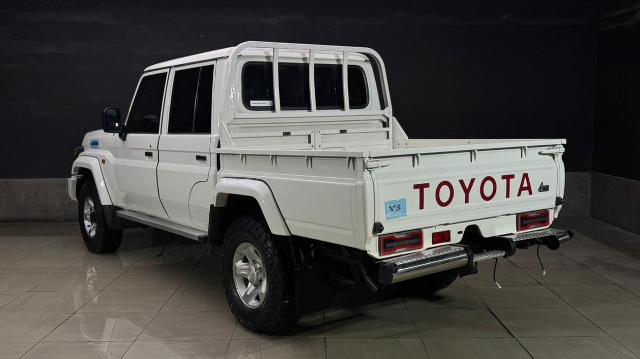 تويوتا لاند كروزر بيك آب 2024 shape ,diesel 4.5 liter ,right hand drive ,4 doors ,2019 model ,only for export available