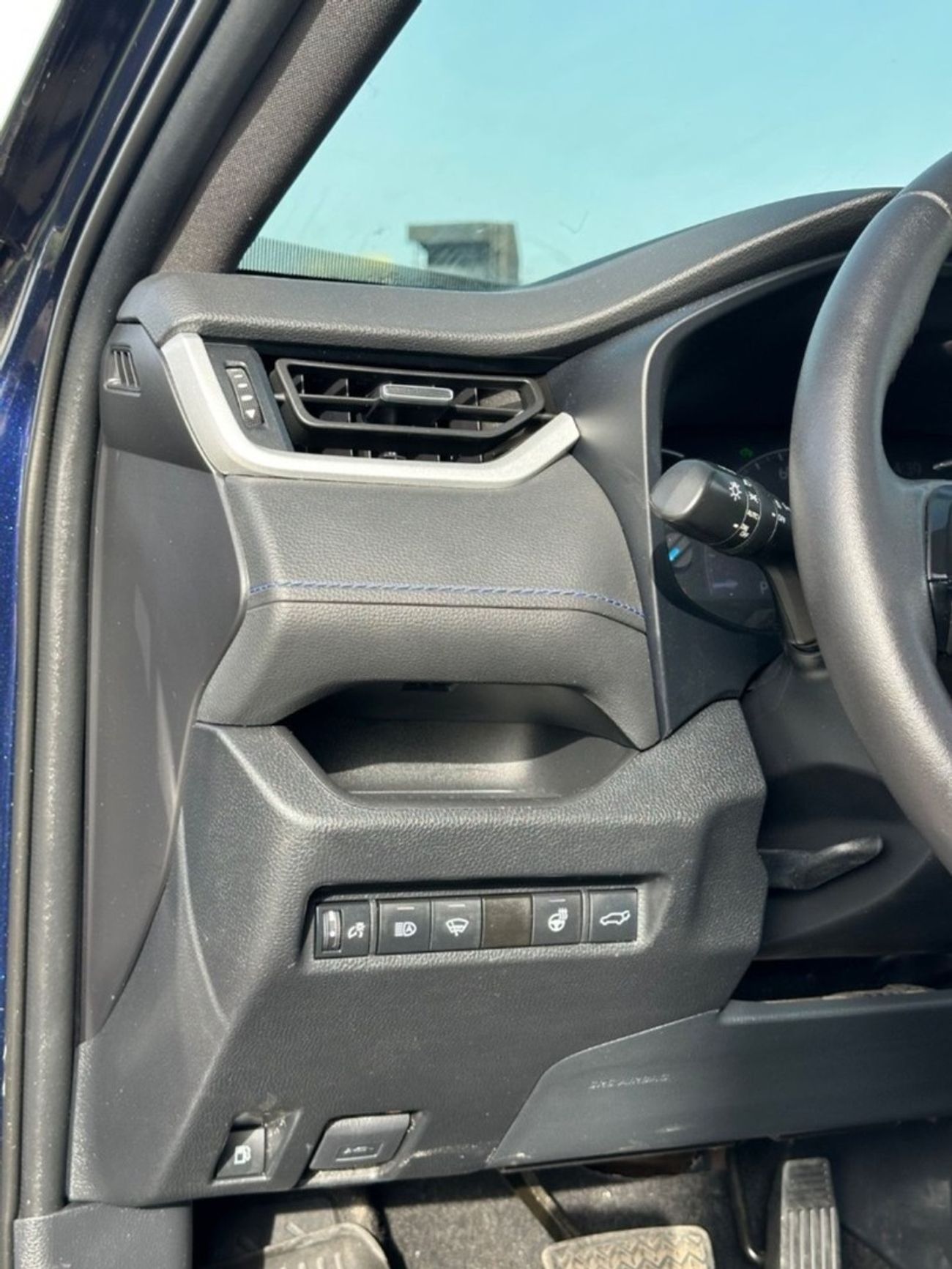 تويوتا راف ٤ Hybrid XSE, sunroof,leather seats, push start Full Option