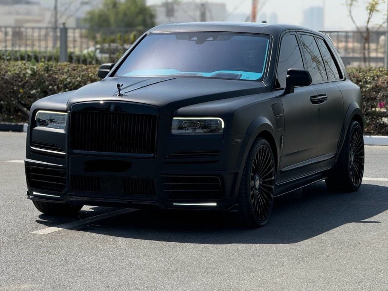 Rolls-Royce Cullinan Std MANSORY GCC SPEC NEAT AND CLEAN LESS KILOMETER