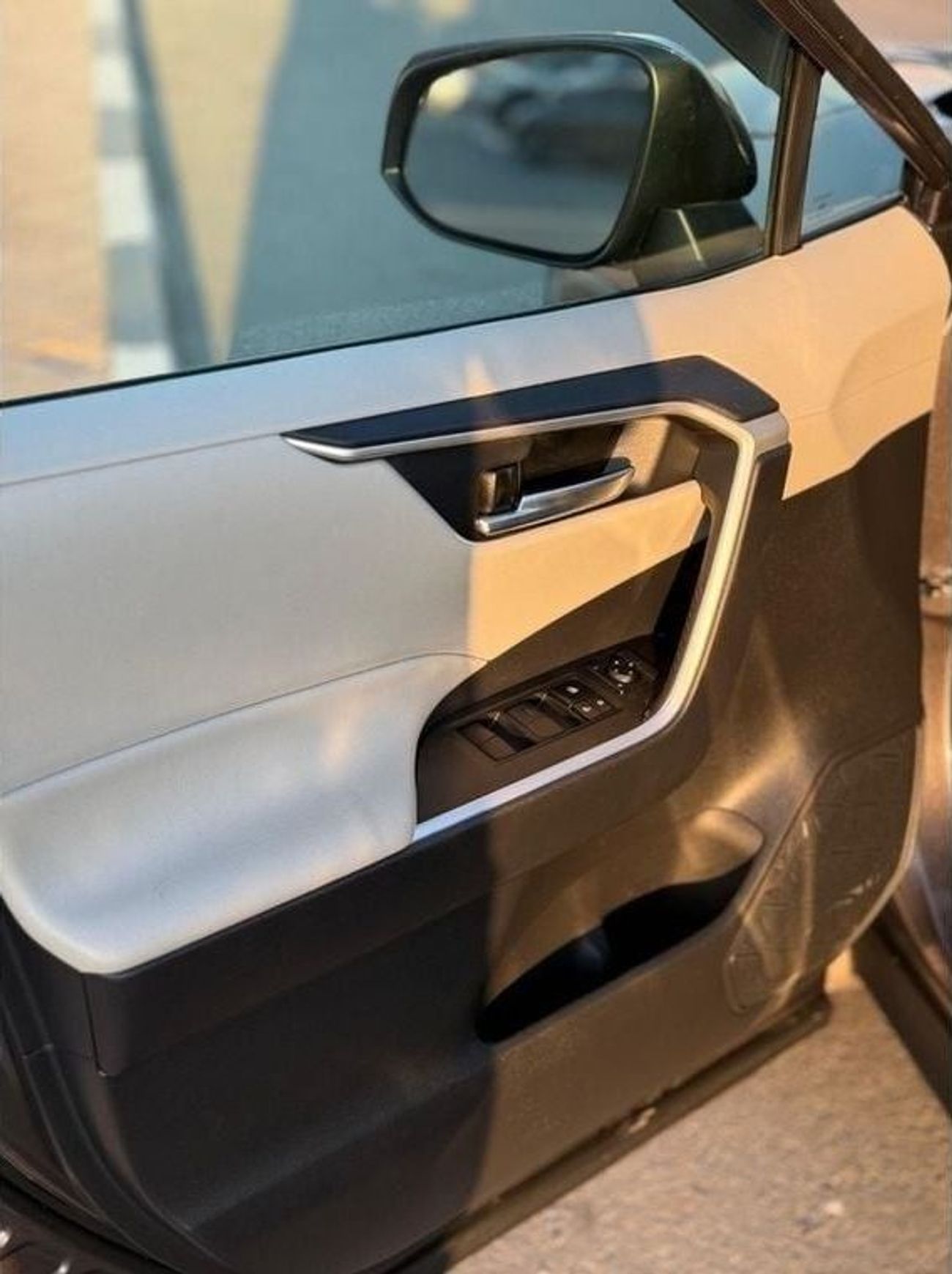 Toyota RAV4 Hybrid XLE 2021 Sunroof, push start