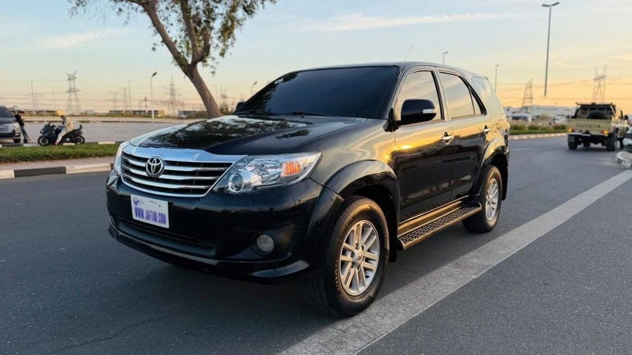 Toyota Fortuner LEATHER SEATS | PARKING SENSORS | 2.7L PETROL | LHD | AUTO