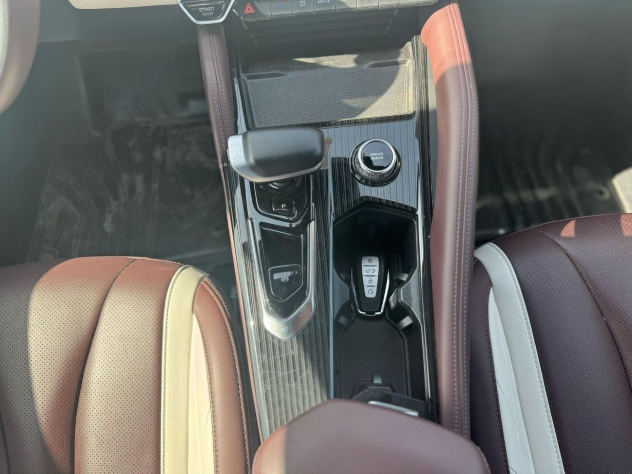 Geely Monjaro GEELY MONJARO 2024 2.0L GCC /AGMC  Agent Warranty