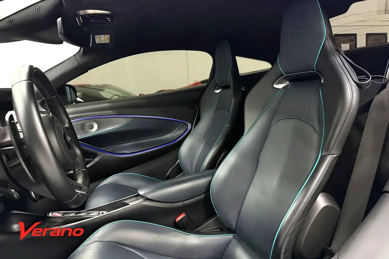 مكلارين أرتورا Performance | GCC Spec | Warranty And Service Contract | Carbon Package