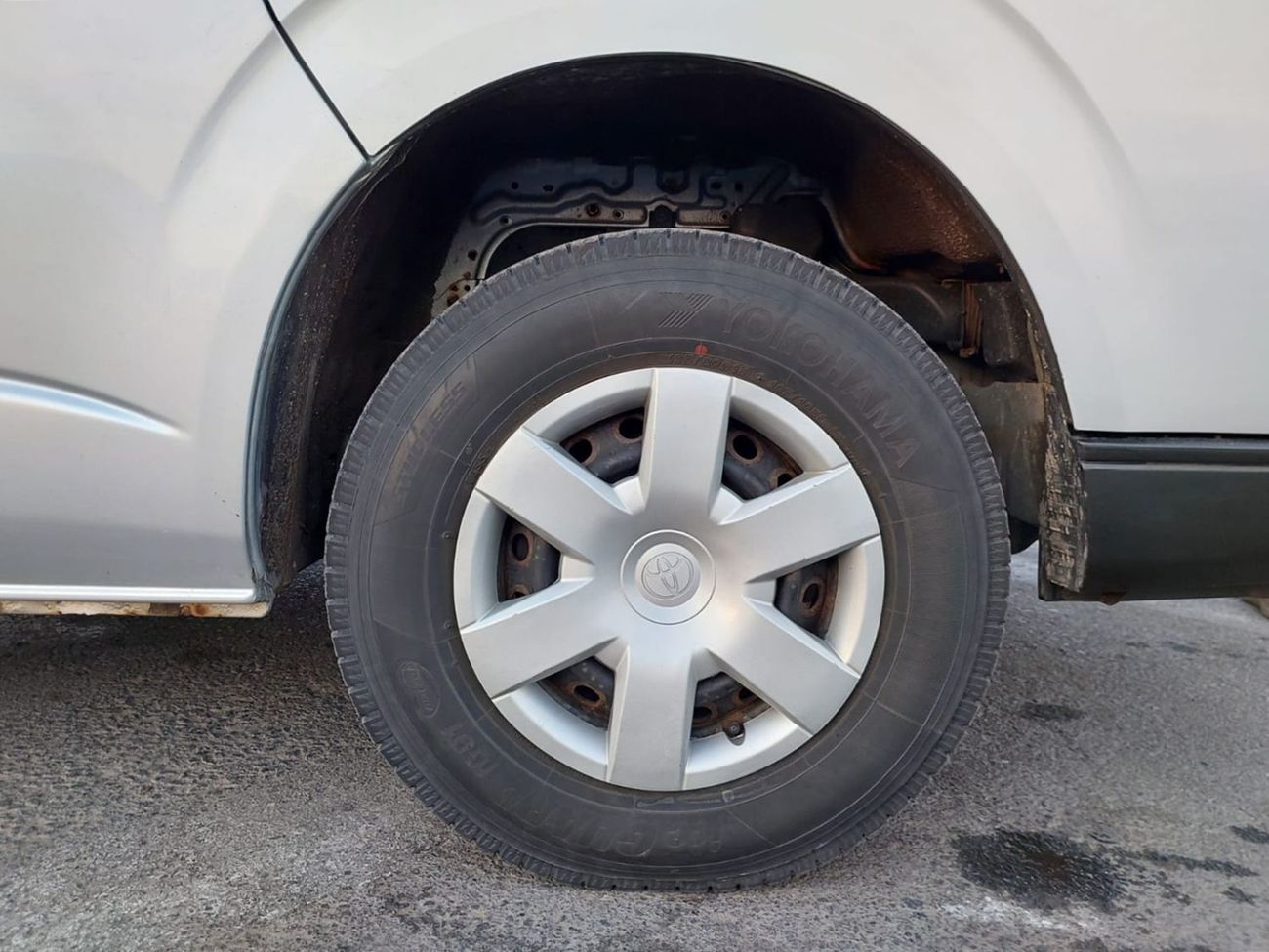 Toyota Hiace TOYOTA HIACE VAN RHD 2014 MODEL 3.0 L DIESEL AUTOMATIC(PM74812)