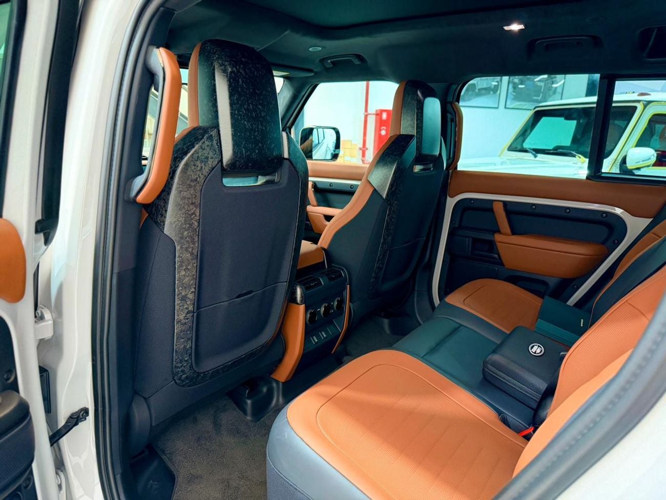 Land Rover Defender 110 635 OCTA  V8 2026