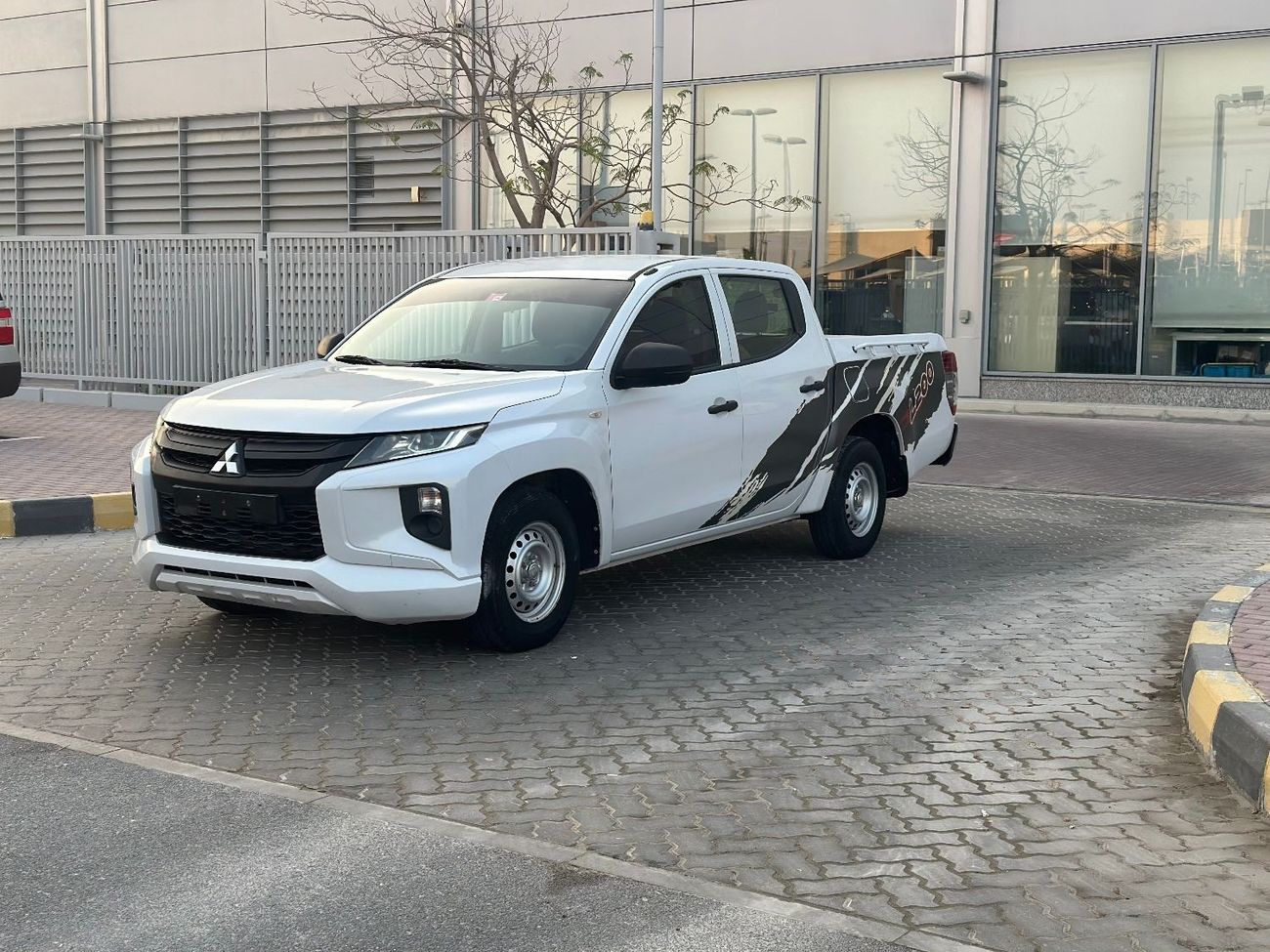 Mitsubishi L200 GL 2.4L (128 HP) Double Cab Utility