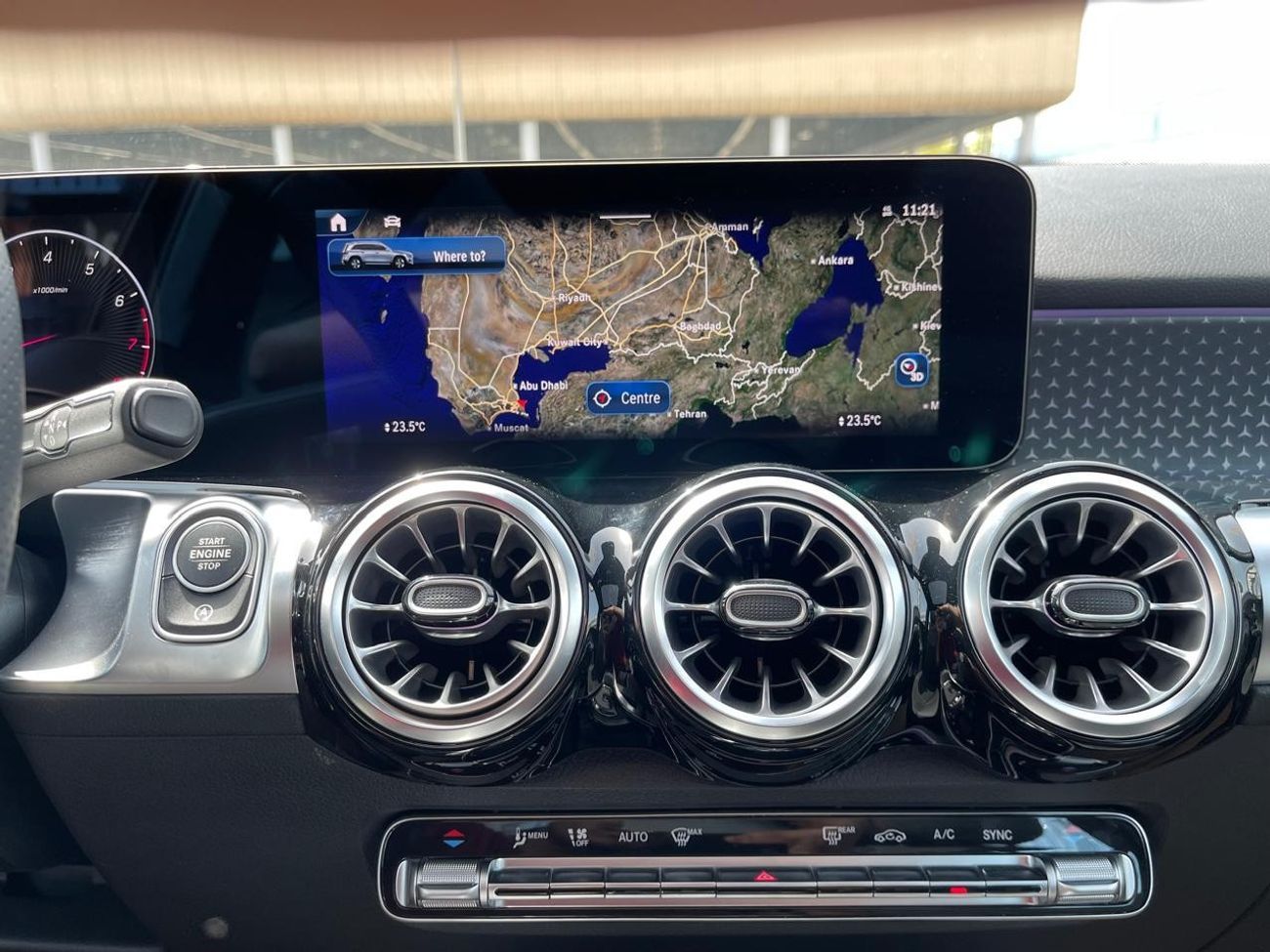 مرسيدس بنز GLB 200 Mercedes GLB 200 AMG 5 years Warranty 2025 GCC