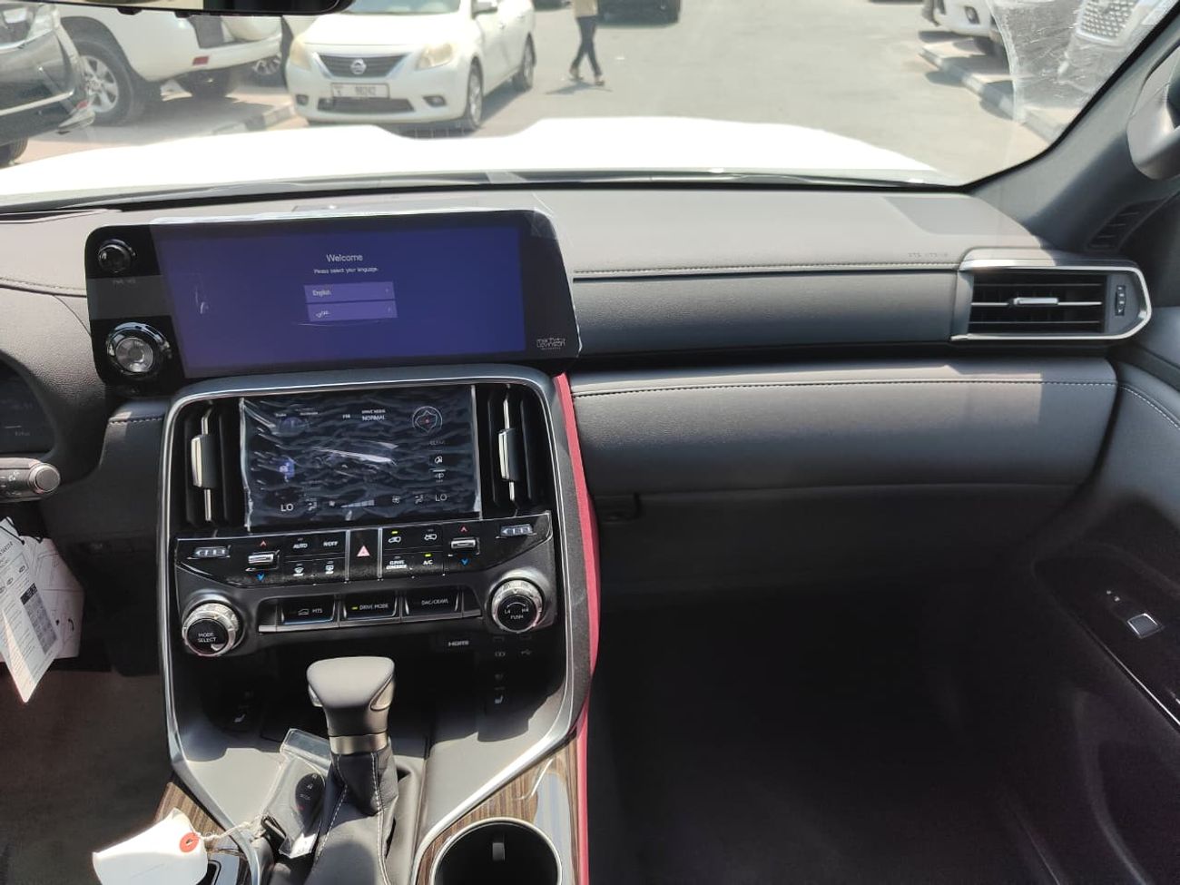 لكزس LX 600 2024 Lexus LX600 Signature (7-Seater) 3.5L V6 Twin-Turbo Petrol A/T 4WD Export Only