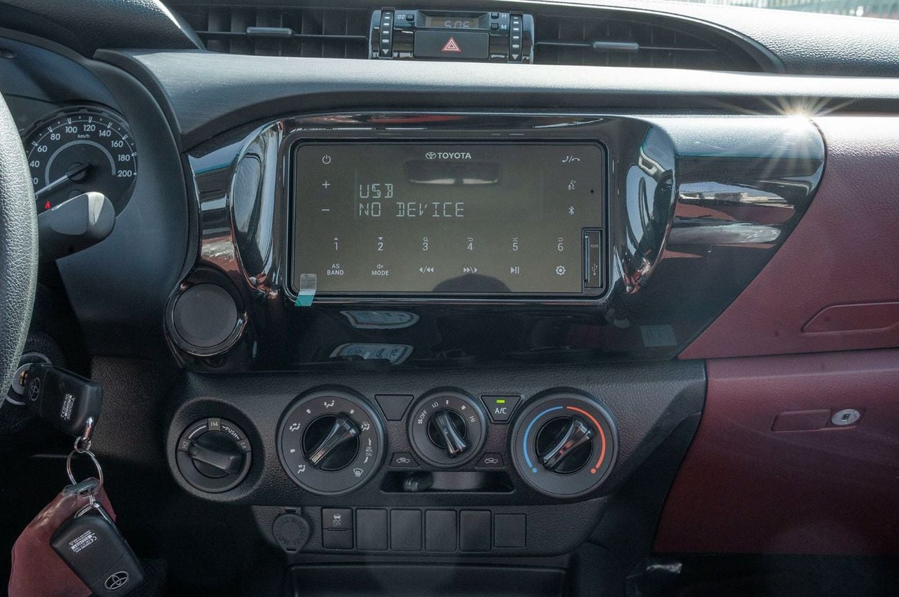 تويوتا هيلوكس DLX 2026 Toyota Hilux DLX 2.4L AT Diesel