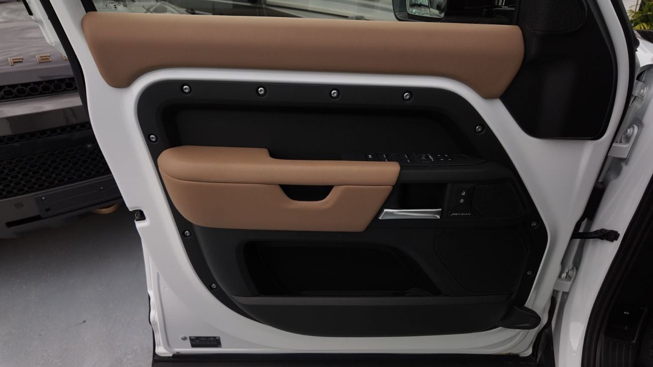 Land Rover Defender 2026 Land Rover Defender P400 110 HSE X-DYNAMIC - WARRANTY