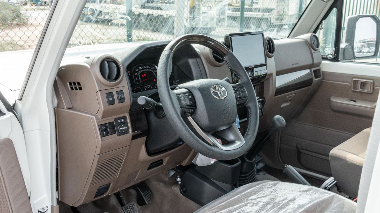 Toyota Land Cruiser Pick Up LC76 LX 2026 Toyota Land Cruiser LC79 2.8L MT Diesel (White-Brown)