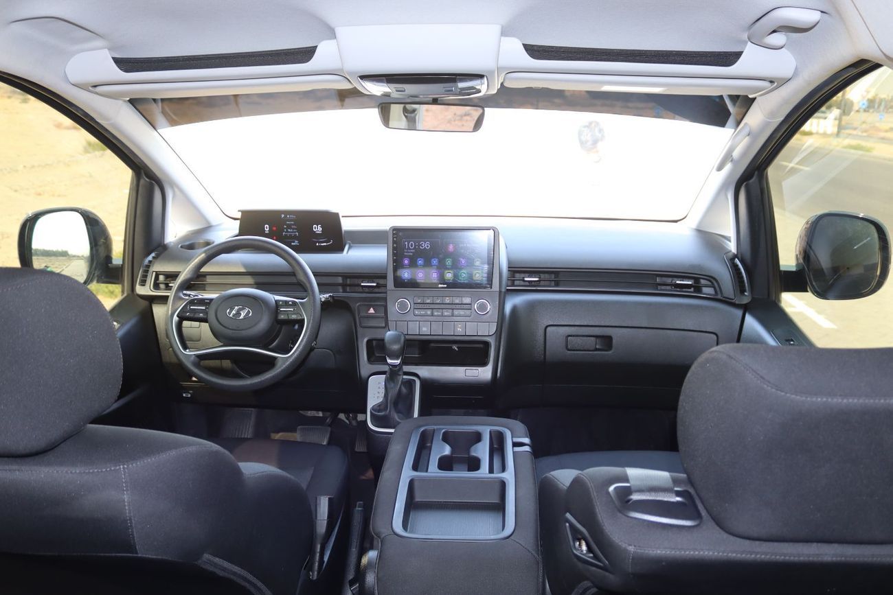 هيونداي ستاريا هيونداى ستاريا - 2023 - خليجى - بدون حوادث - بمحرك 3.5 - 9 مقاعد - ممشى قليل - بحاله ممتازه