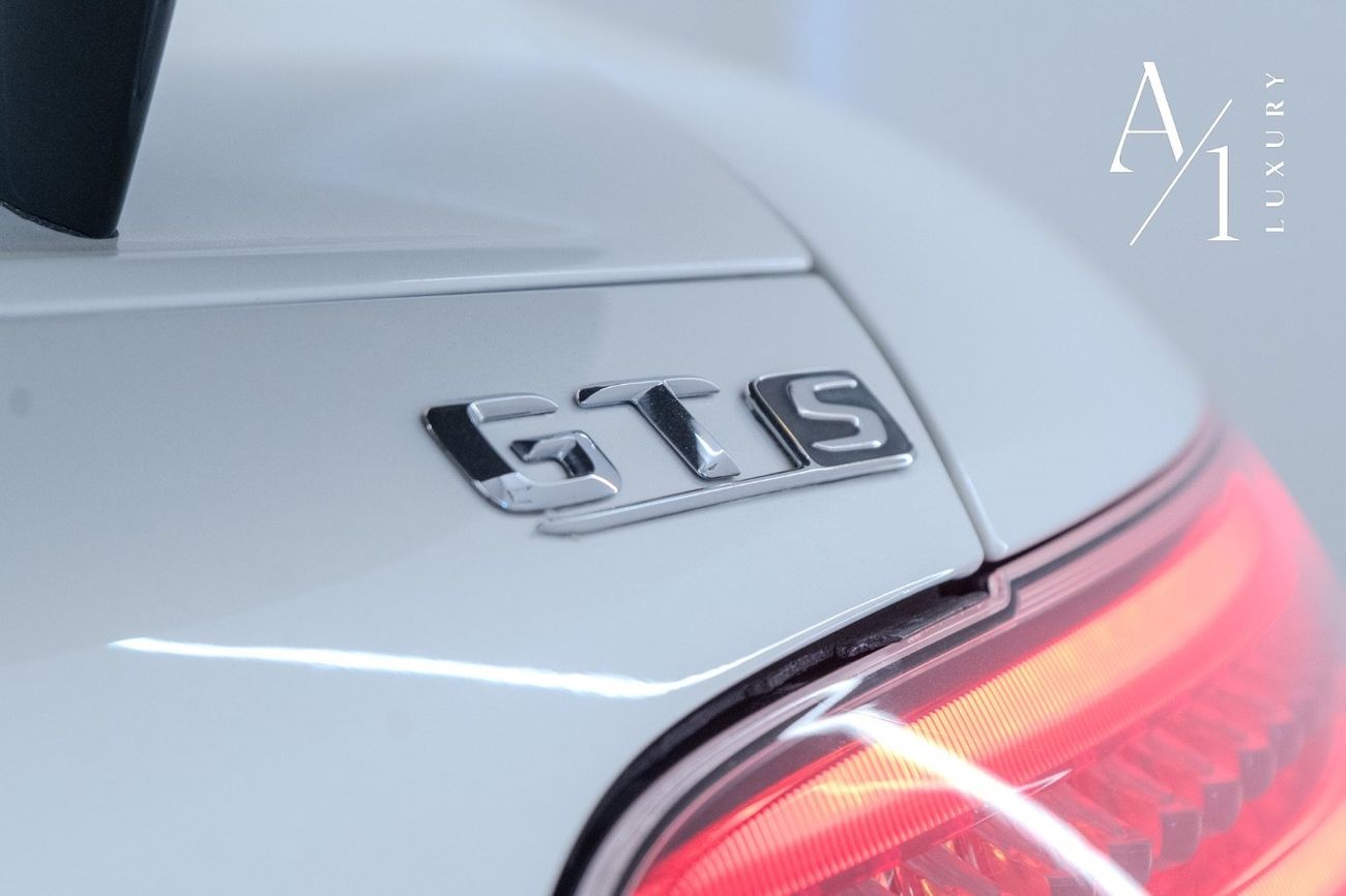 Mercedes-Benz AMG GT S 2015 Mercedes AMG GTS, V8 Biturbo, Excellent Condition, GCC Spec