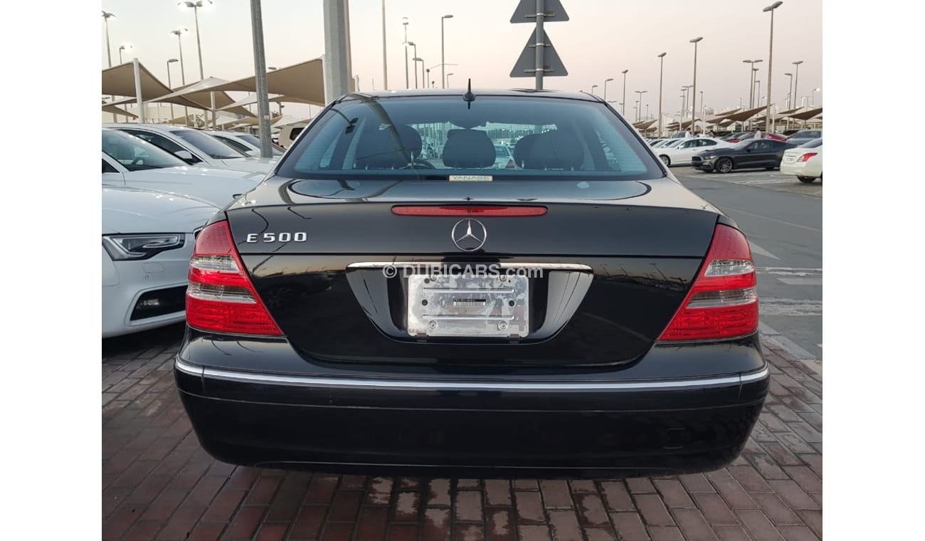 مرسيدس بنز E 500 موديل 2005وارد اليابان السياره حاله ممتازه جدا فل اوبشن فتحه وجلد وتحكم كهربي كامل ومتبت سرعه ونفيجش