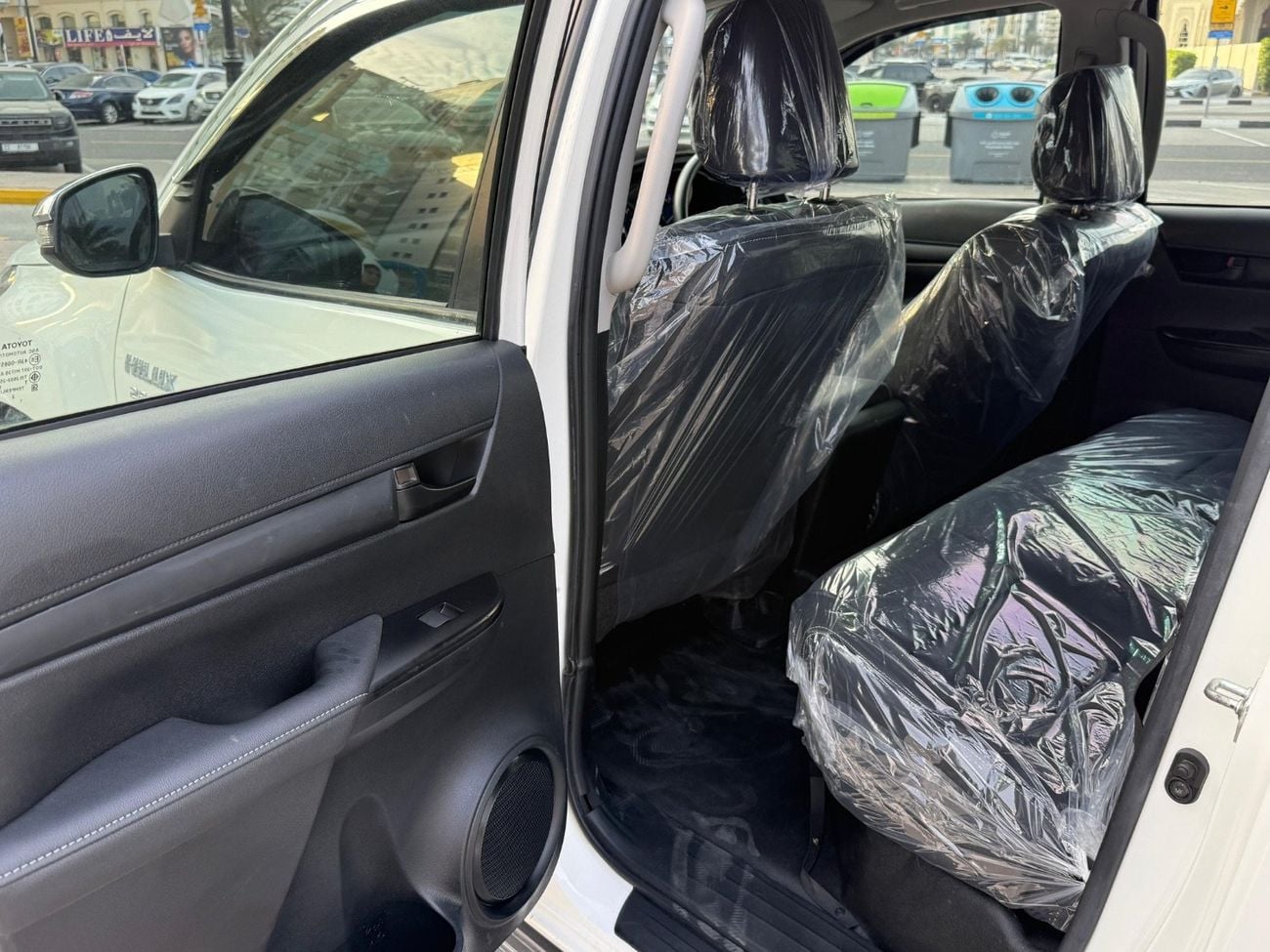 Toyota Hilux SR5 shape