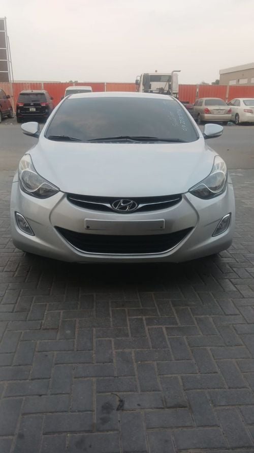 هيونداي افانتي HYUNDAI AVANTE 2013 FRESH IMPORT WITH LOW MILEAGE