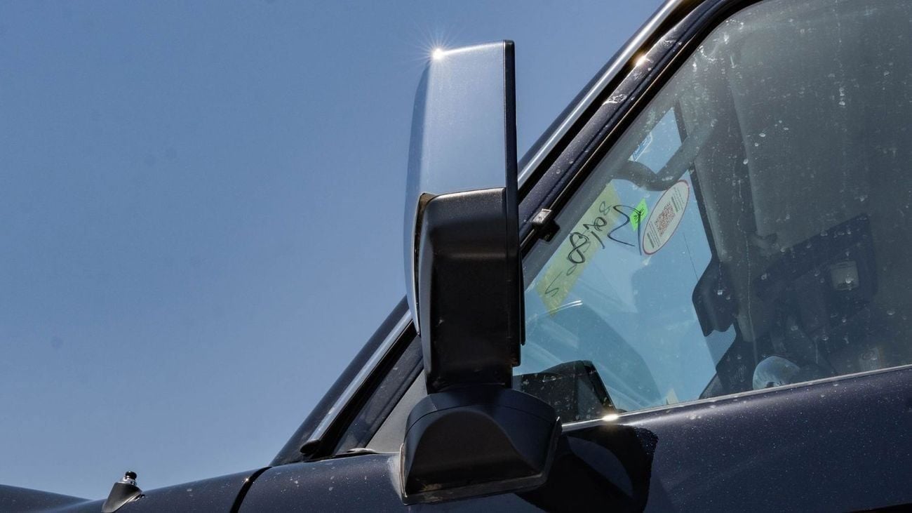 تويوتا لاند كروزر 70 2025 Toyota Land Cruiser LC 76 4.0L AT Petrol (Black)