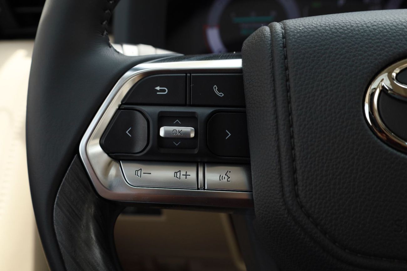 Toyota Land Cruiser TOYOTA LAND CRUISER VXR 3.5L HYBRID A/T 4WD GCC