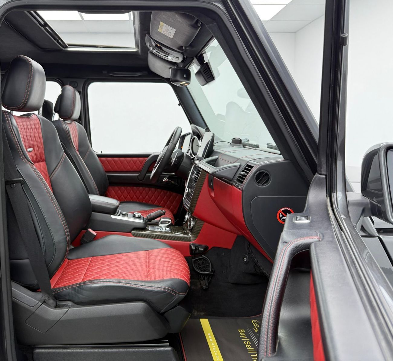 Mercedes-Benz G 63 AMG Std 5.5L 2018 Mercedes Benz G63 AMG, Warranty, Mercedes Service History, Excellent Condition, GCC