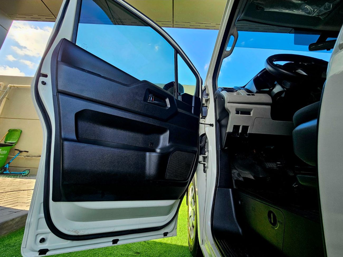 تويوتا هاياس AUTOMATIC PATROL/ 3.5 V6/ 13 SEATS / LOW MILEAGE/ PASSENGER