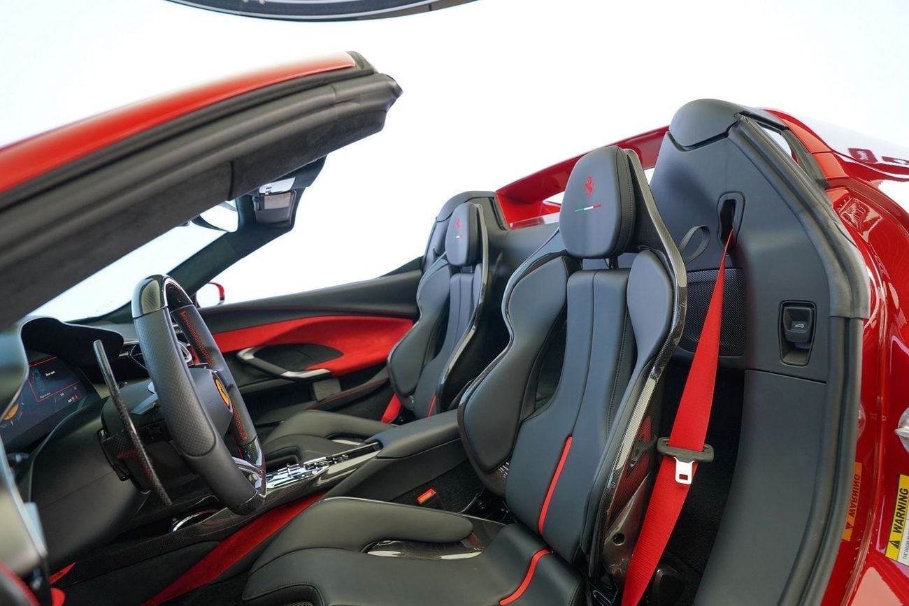 فيراري 296 GTS