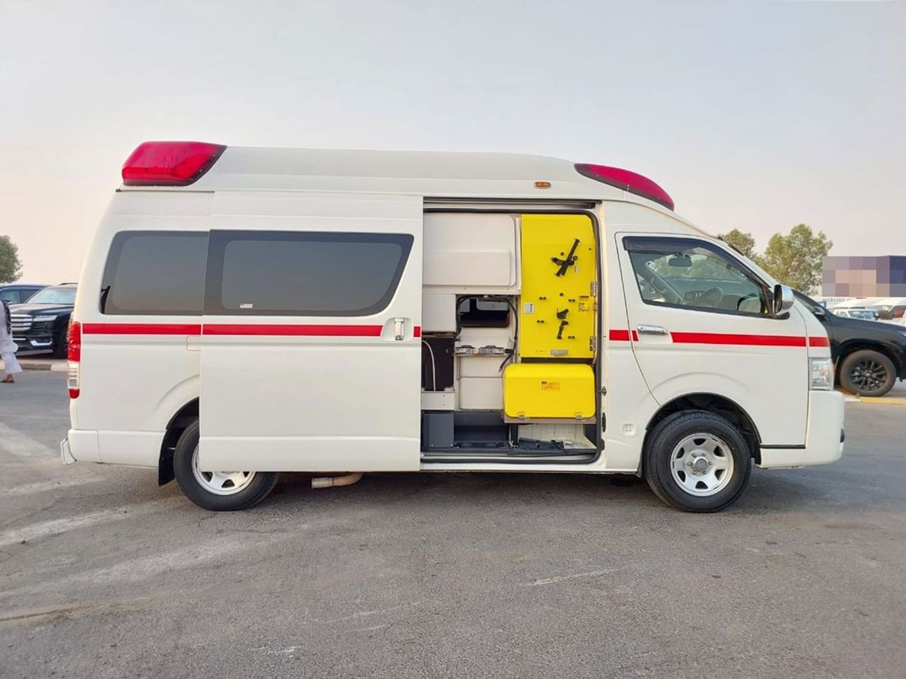 تويوتا هاياس TOYOTA HIACE VAN AMBULANCE RHD 2015 MODEL 2.7 L PETROL AUTOMATIC(PM14222)