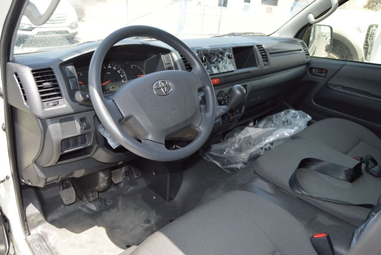 تويوتا هاياس High Roof