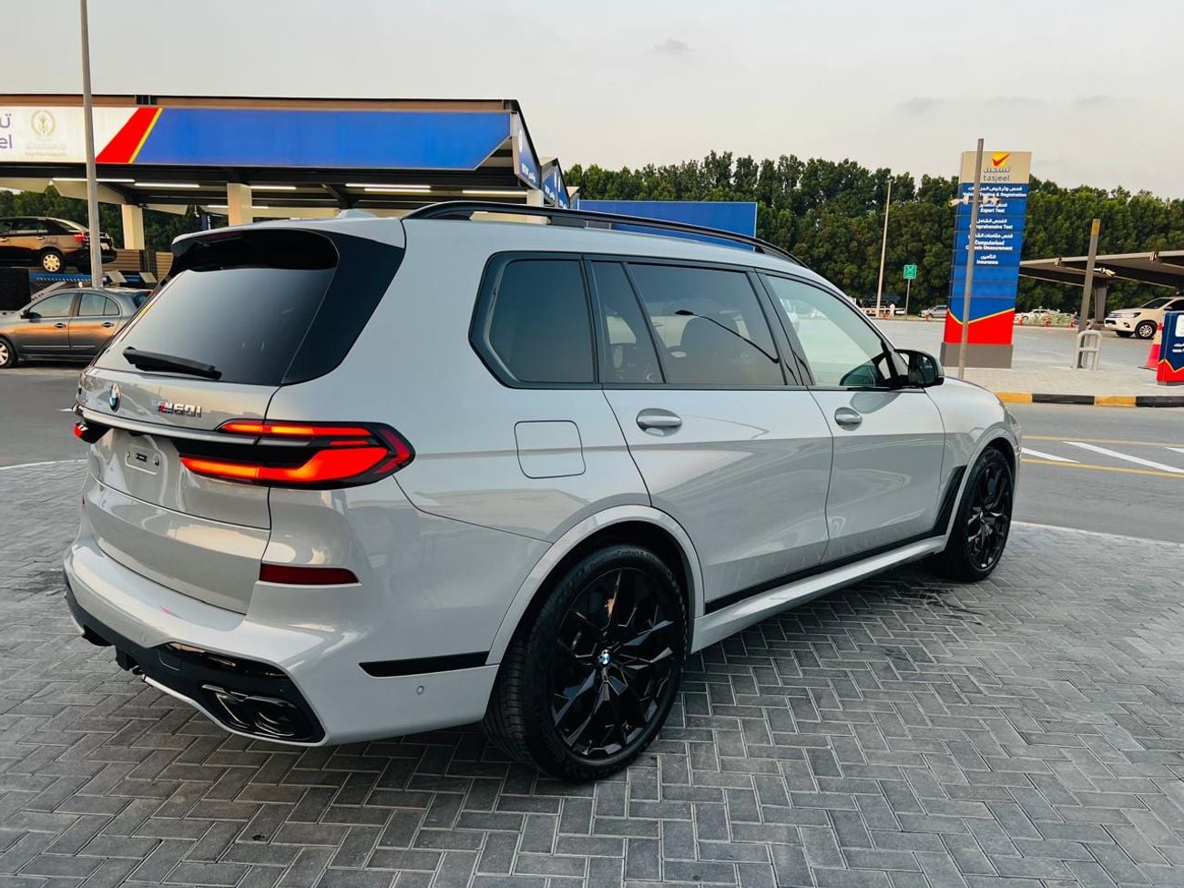 BMW X7 M60i XDRIVE