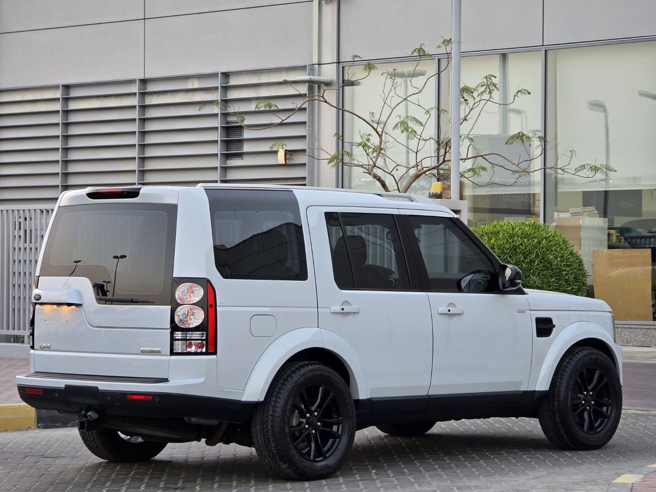 Land Rover Discovery LAND ROVER LR4 2016 GCC ORGINAL PAINT // GOOD CONDITION