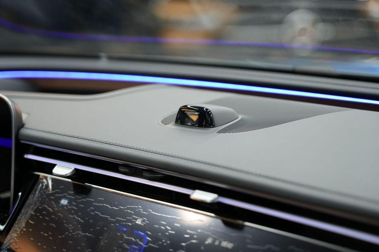 Mercedes-Benz E300 Mercedes-Benz E 300 | 2025 GCC 0km | Agency Warranty | AMG Sports Package | Black Piano Trim