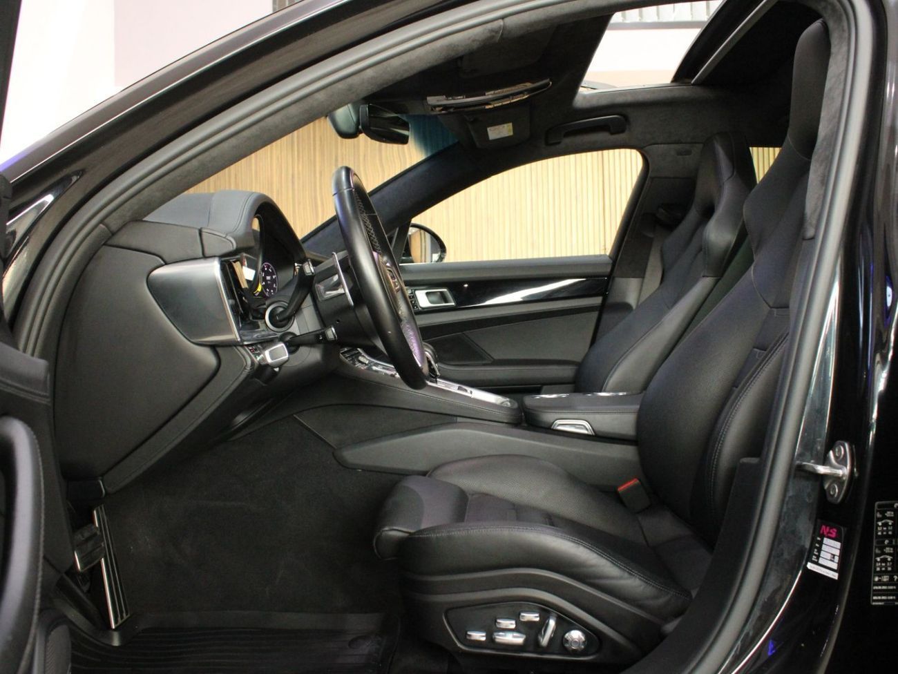 Porsche Panamera Turbo S E-Hybrid Sport Turismo 4.0L (680 HP) RWD