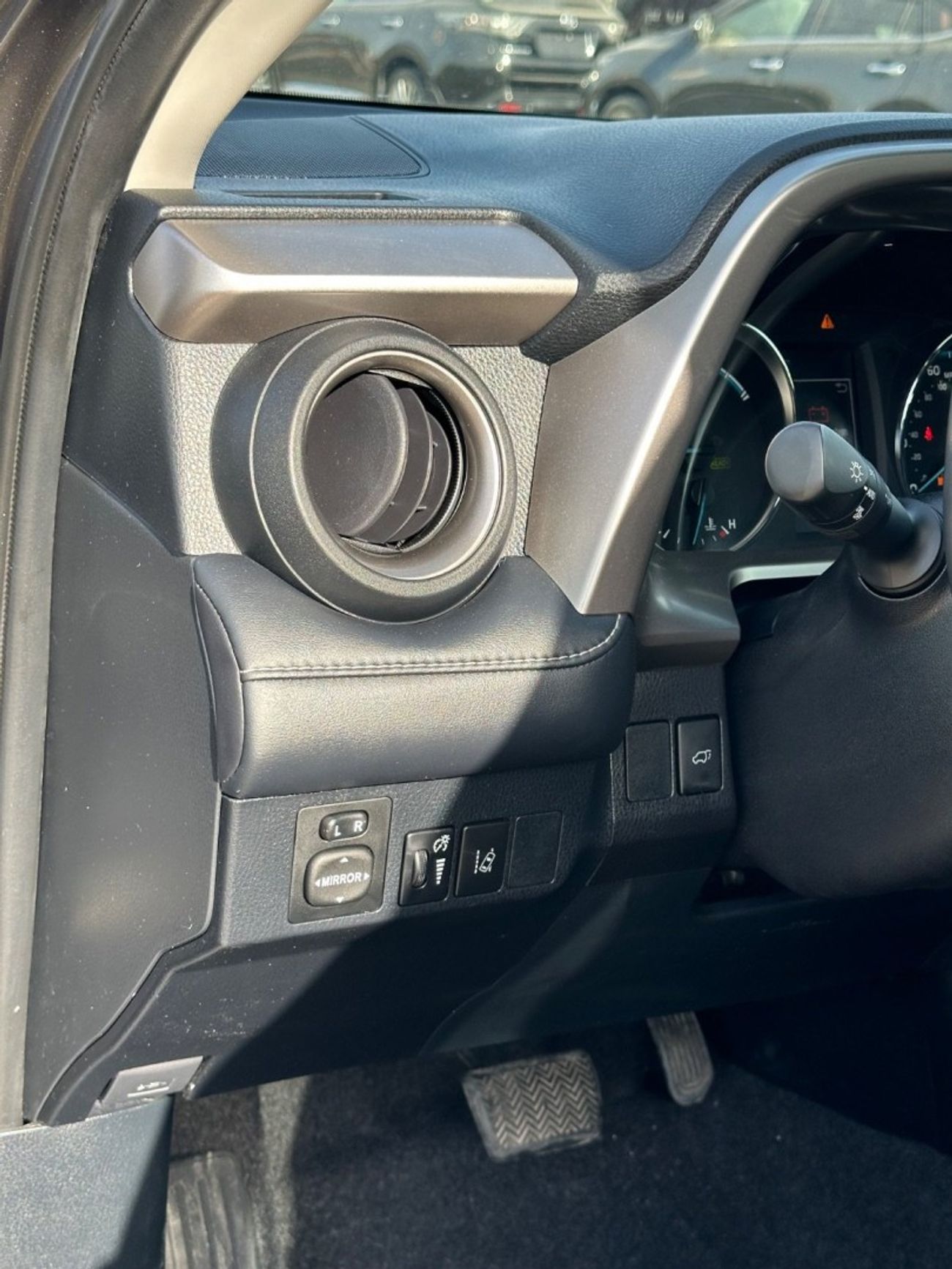 تويوتا راف ٤ XLE 2.5L Hybrid XLE Sunroof, Full Option