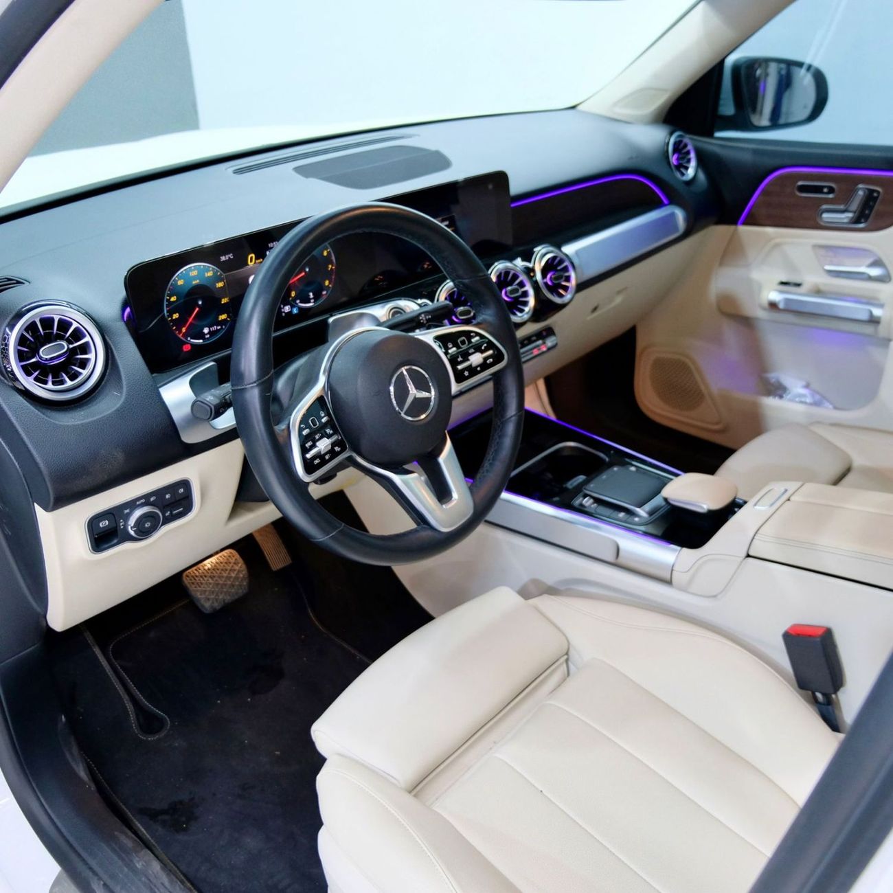 Mercedes-Benz GLB 250 4MATIC 2.0L (221 HP) Mercedes Benz GLB 250 4Matic 2023 | Perfect Condition