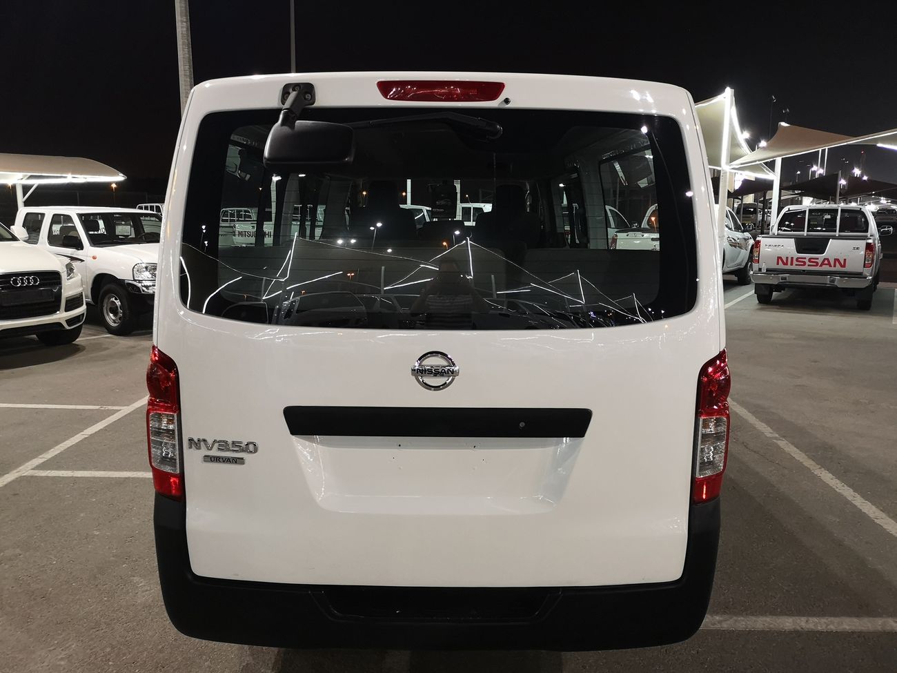نيسان أورفان NISSAN URVAN BUS 15 PASSANGER 2016 NO1
