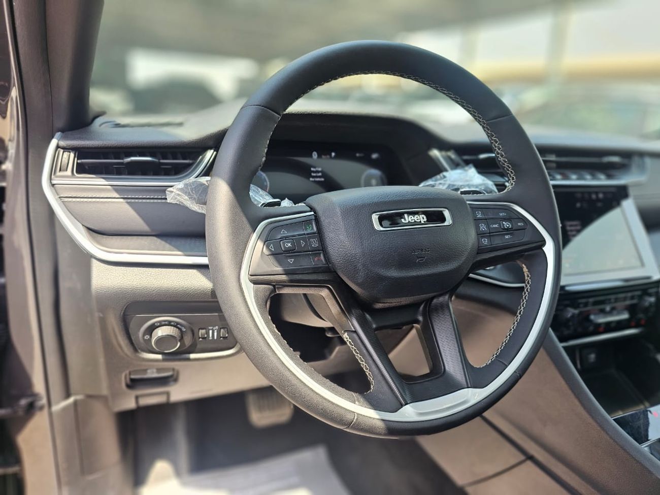 جيب جراند شيروكي Laredo 3.6L RWD