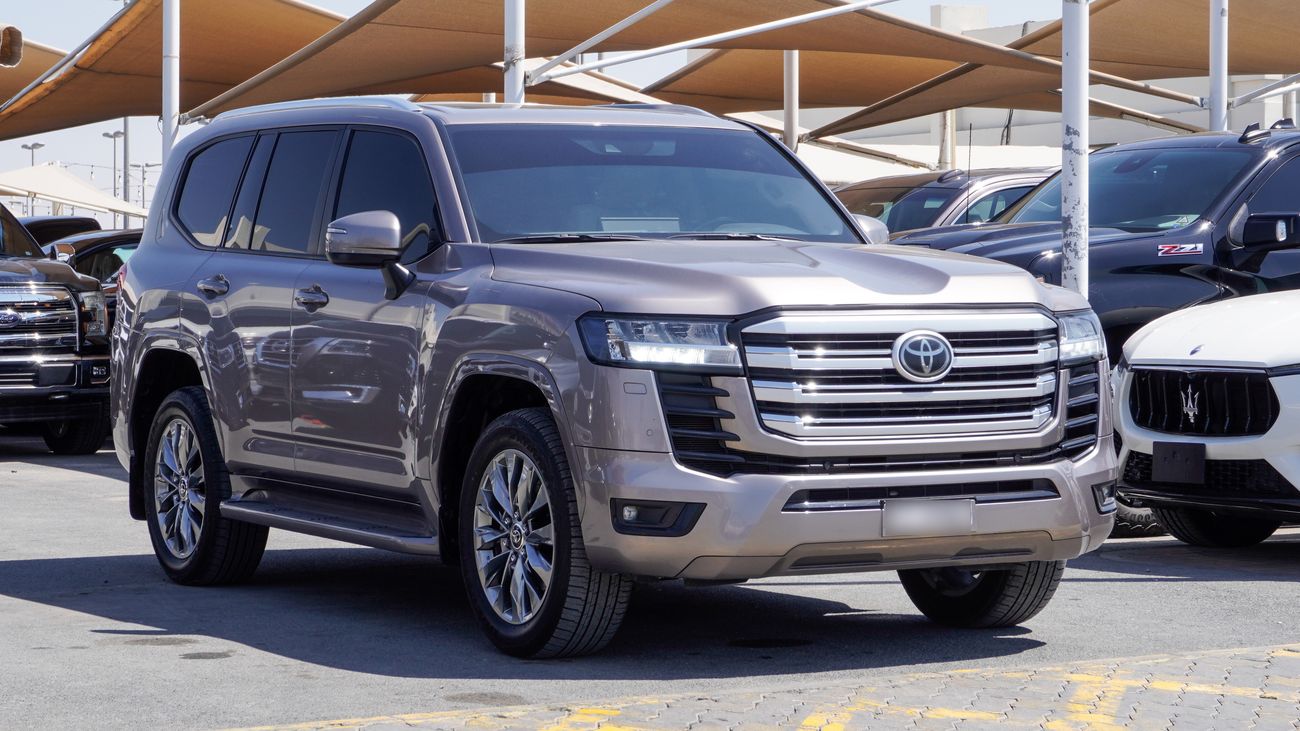 Toyota Land Cruiser GXR 3.5 L Twin Turbo V6