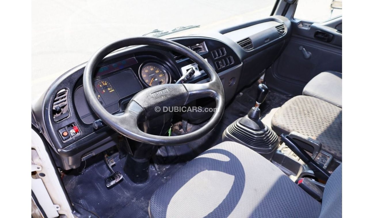 Isuzu NPR /// ISUZU FTR | 10 TON | V6 - 5.2L | INSULATED BOX | EXCELLENT CONDITION | GCC