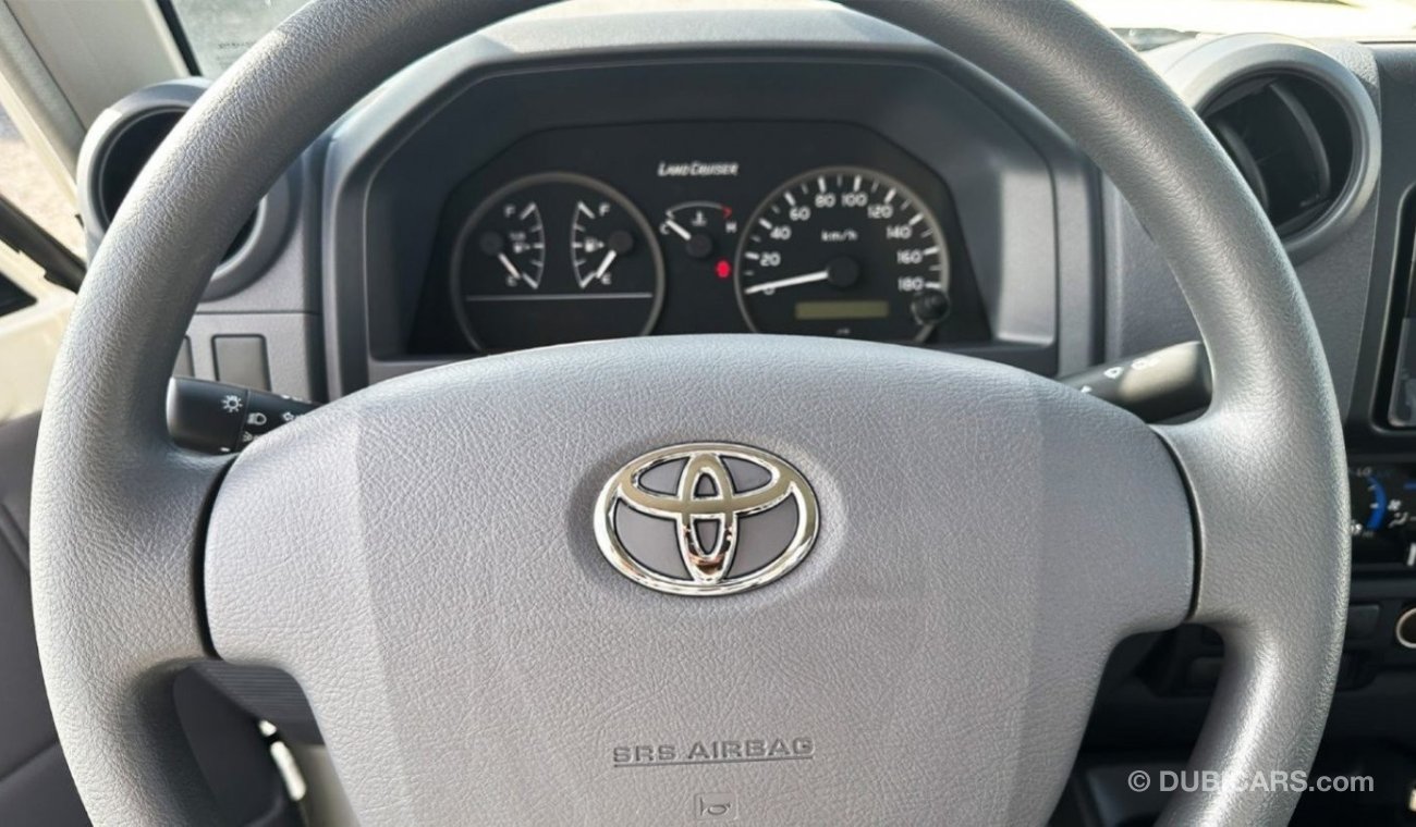 Toyota Land Cruiser Pick Up 79 4.2L SC 3STR DSL 2 AIRBAG & ABS MT (EXPORT ONLY)