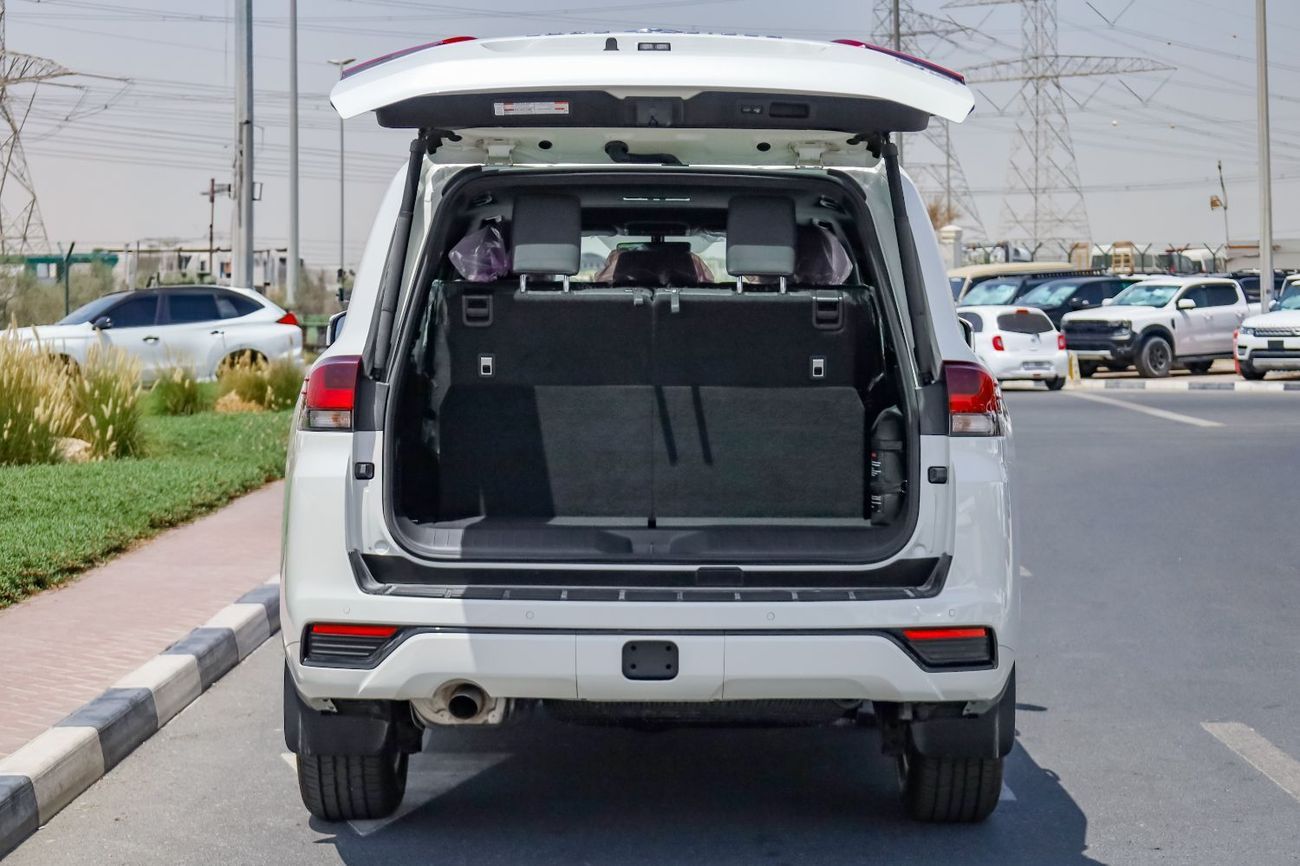 تويوتا لاند كروزر V6 GCC SPECS 2025 MODEL