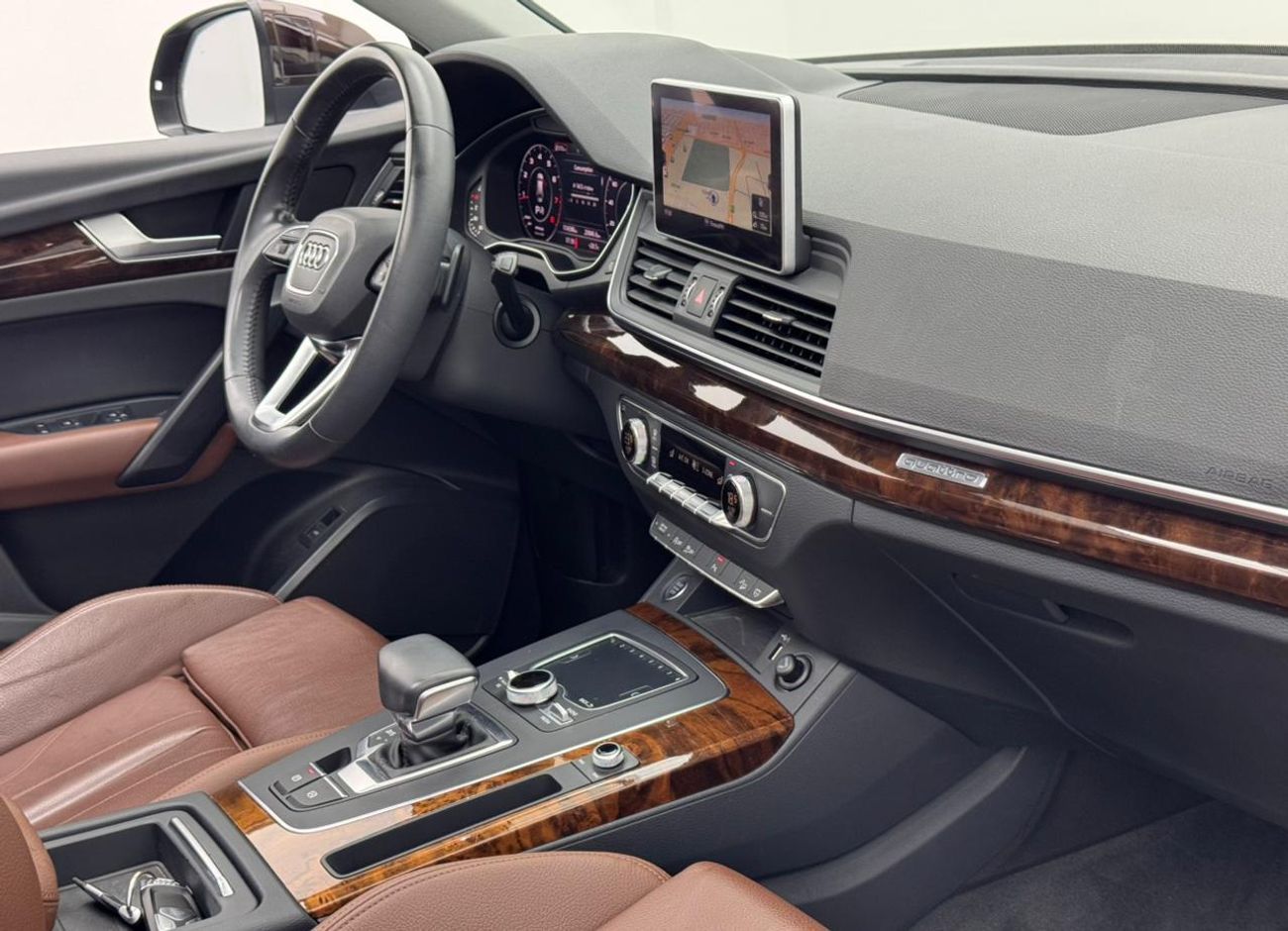 أودي Q5 45 TFSI Quattro S Line 2.0L (252 HP) 2018 AUDI Q5 S-Line 45TFSI Quattro, Warranty, Full Service Hist