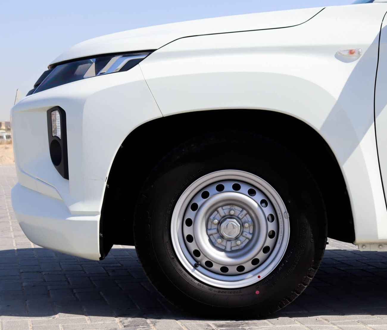 Mitsubishi L200 GL 2.4L (128 HP) Double Cab Utility Mitsubishi L200 2.4L 2023 RWD GCC, accident-free, in excellent c