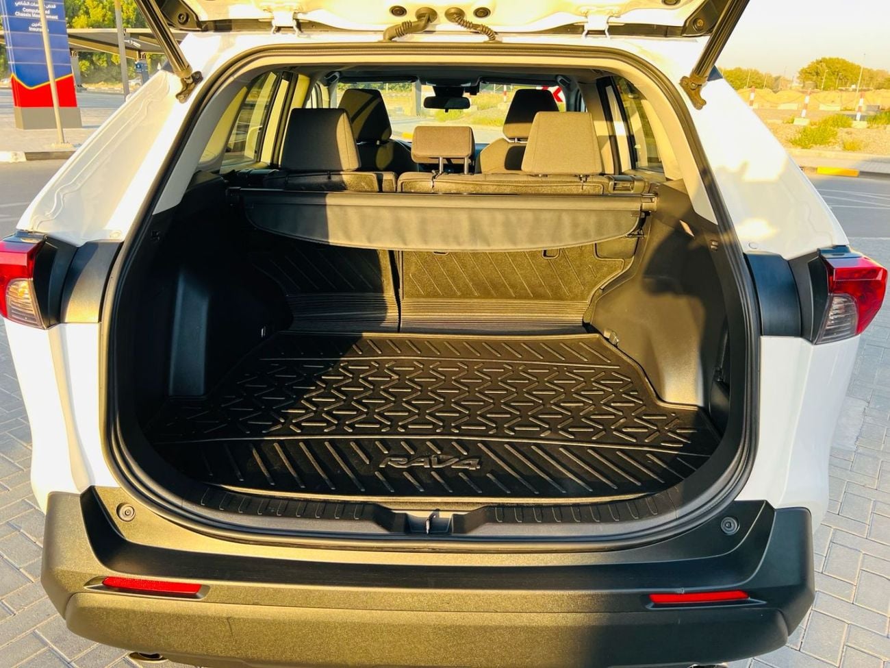 Toyota RAV4 XLE  2.5