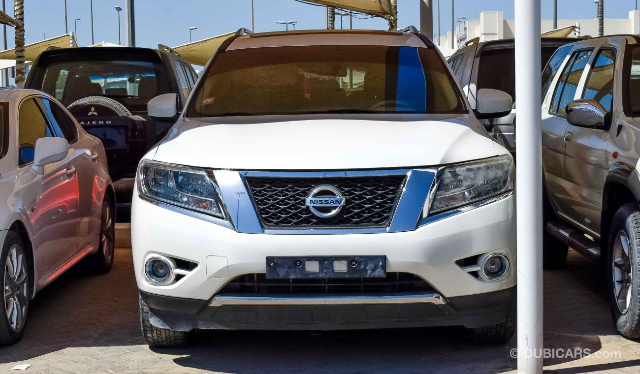 Nissan Pathfinder SV 4WD