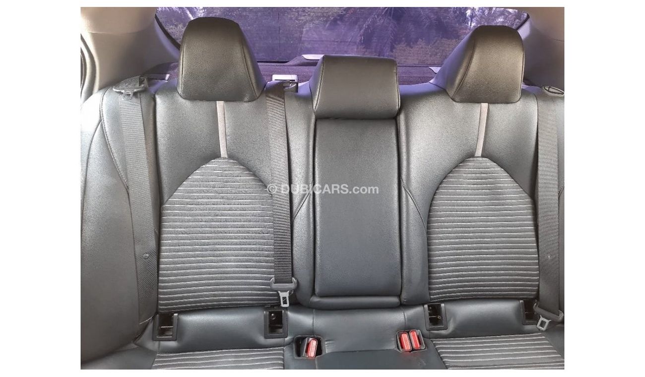 تويوتا كامري SE