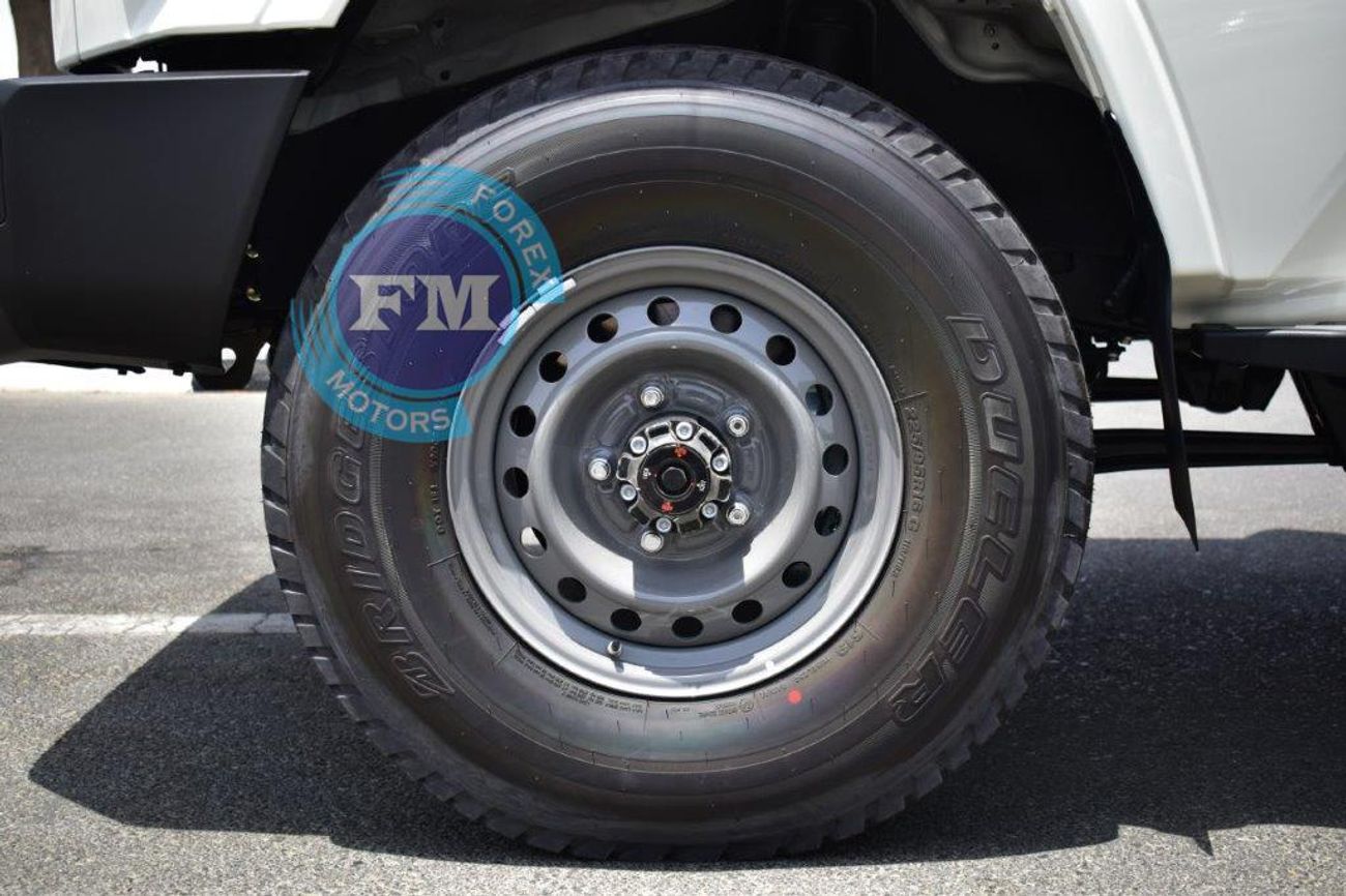 Toyota Land Cruiser Pick Up 79 40th Anniversary 2.8L Diesel 4WD Manual