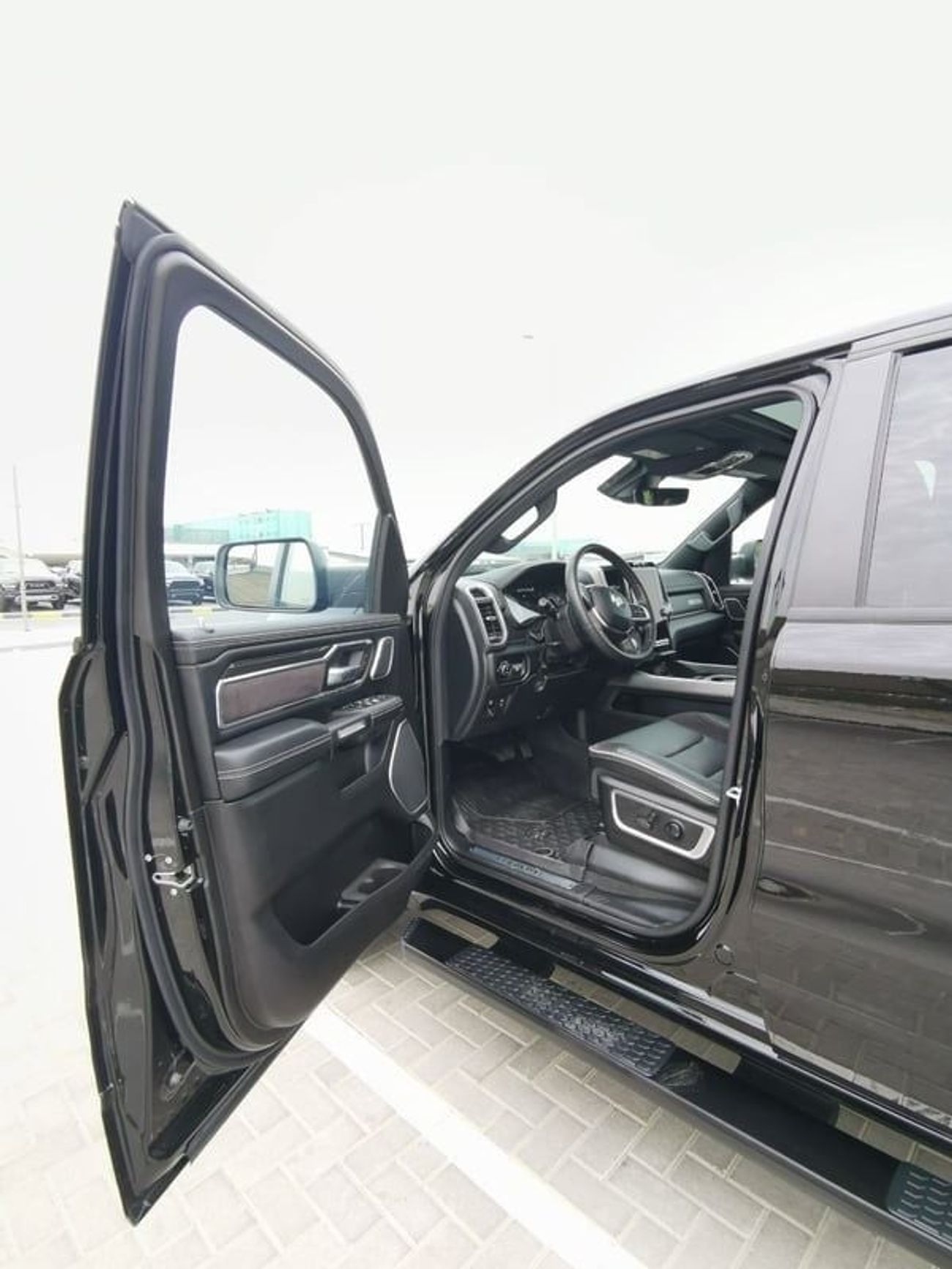 RAM 1500 Dodge RAM Laramie ( Diesel ) - 2022 - Black