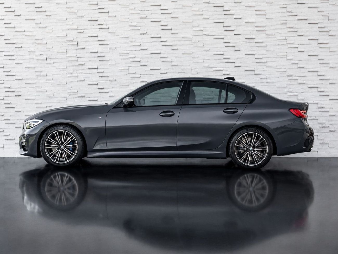 BMW 330i M SPORT