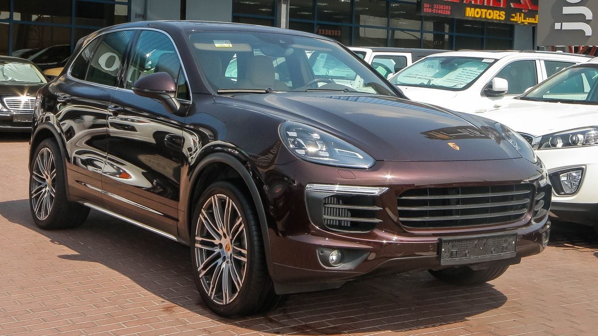 Porsche Cayenne S for sale AED 250,000. Brown, 2015